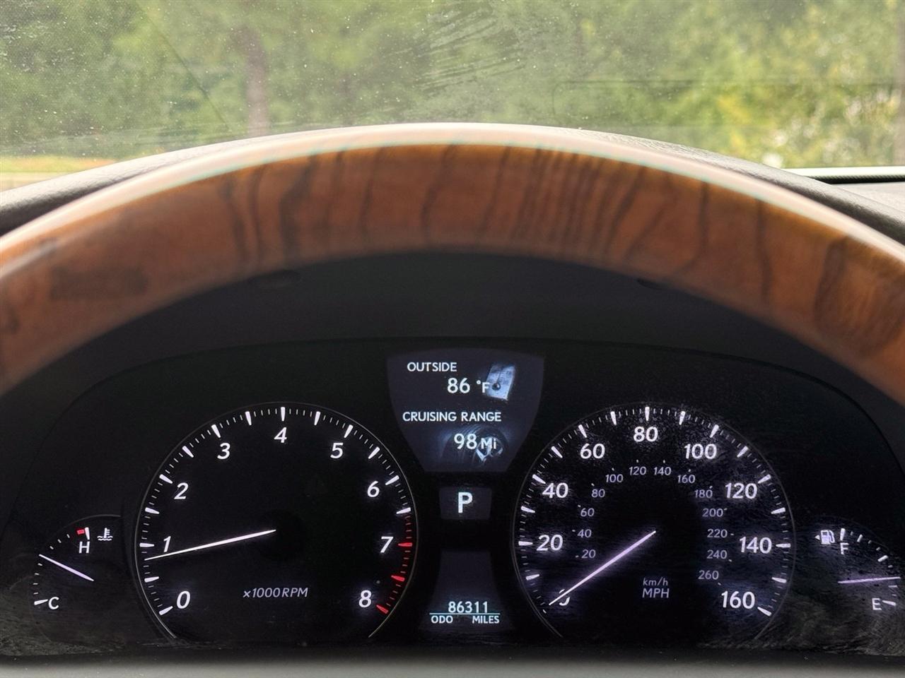 Lexus LS photo 28