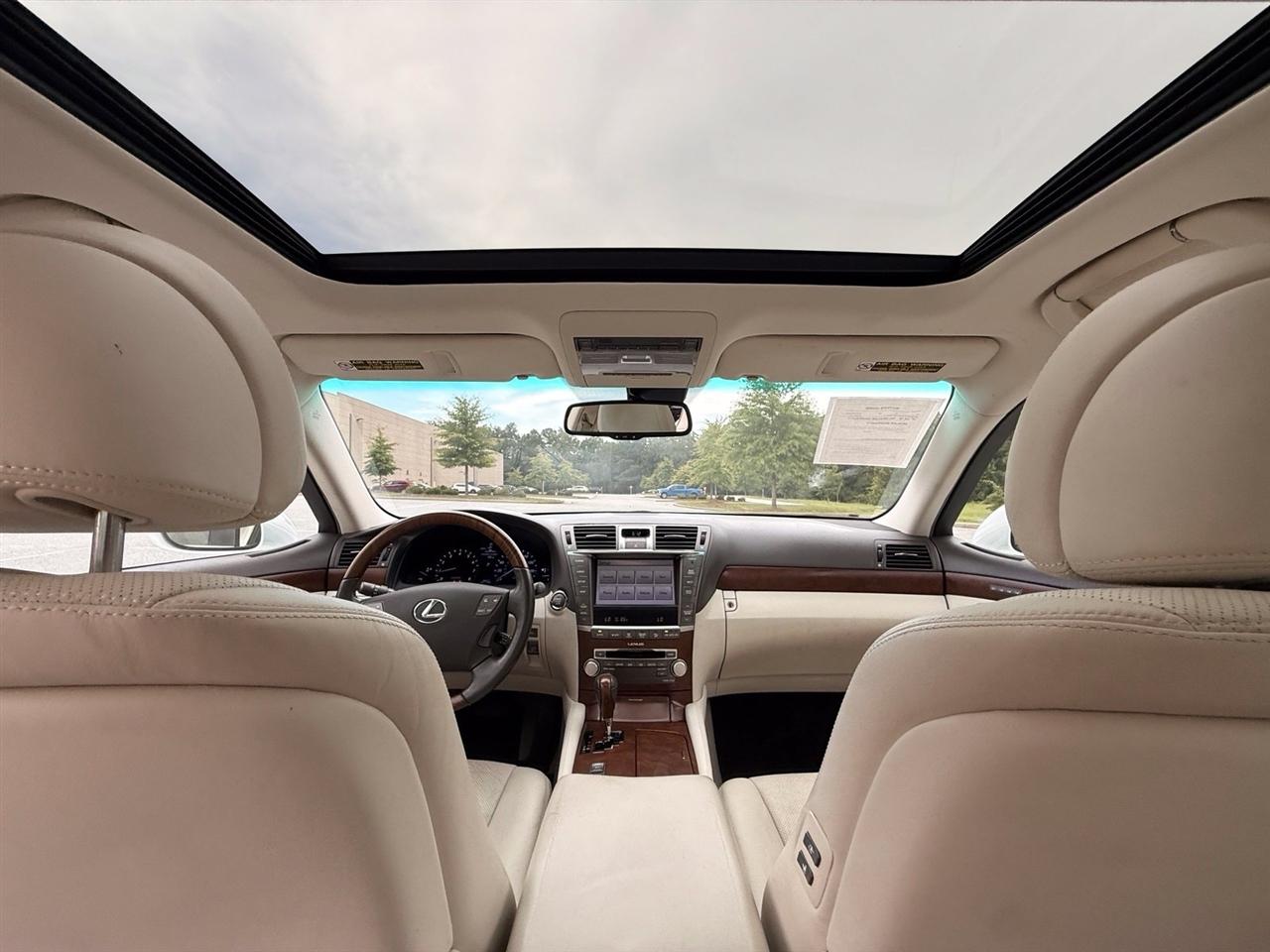 Lexus LS photo 34