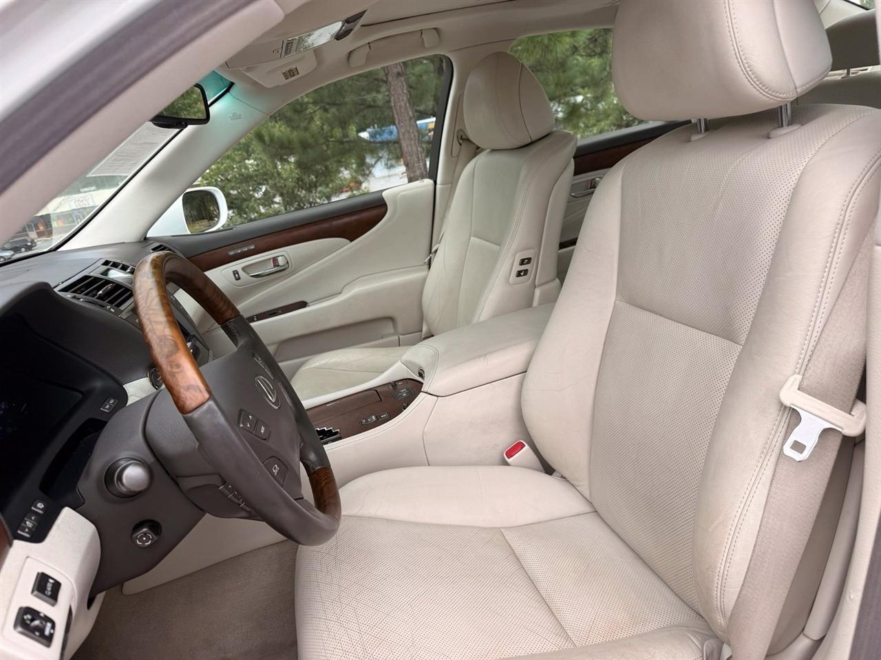 Lexus LS photo 37