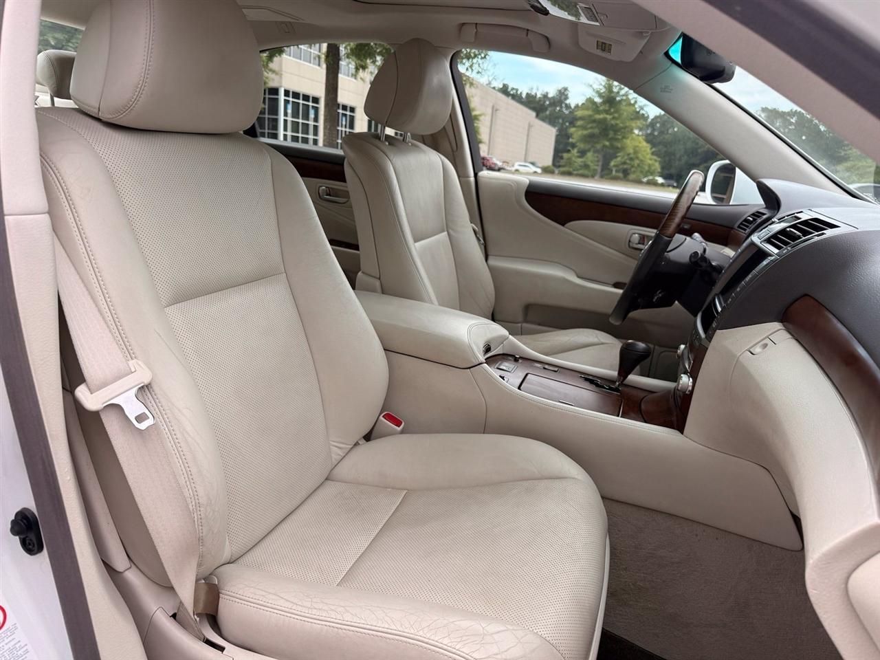 Lexus LS photo 38
