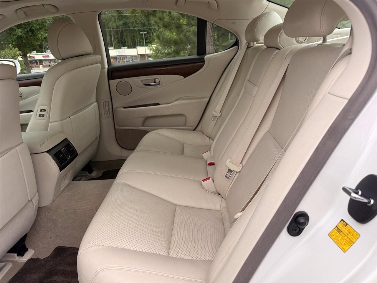 Lexus LS photo 39