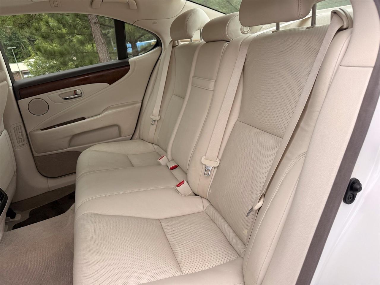 Lexus LS photo 41