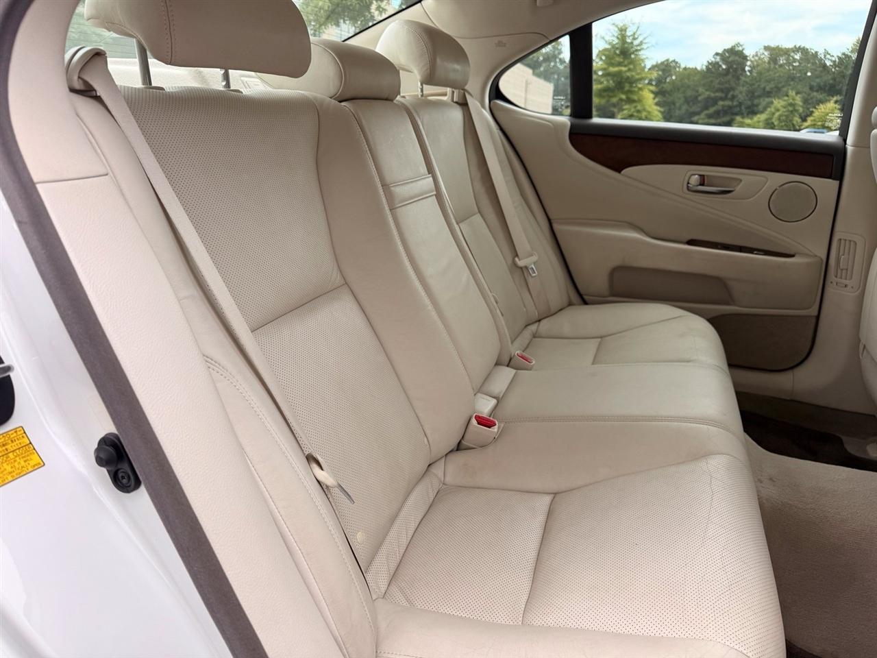 Lexus LS photo 43