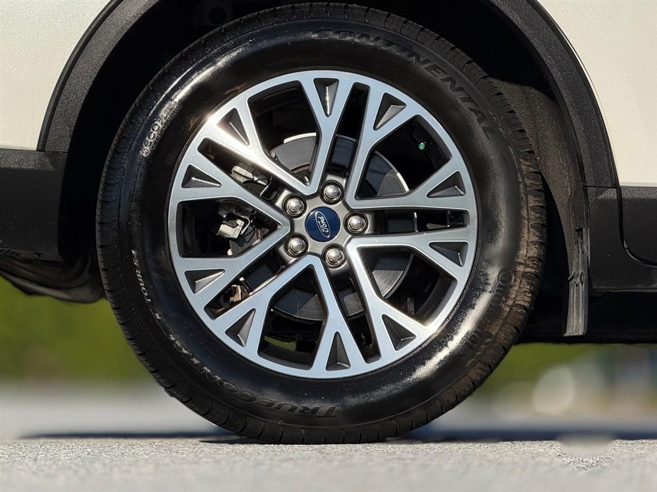 Ford Escape photo 19