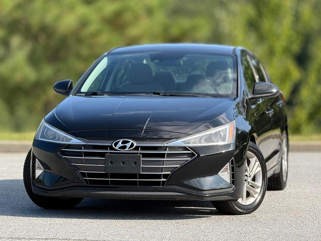 Hyundai Elantra photo 2