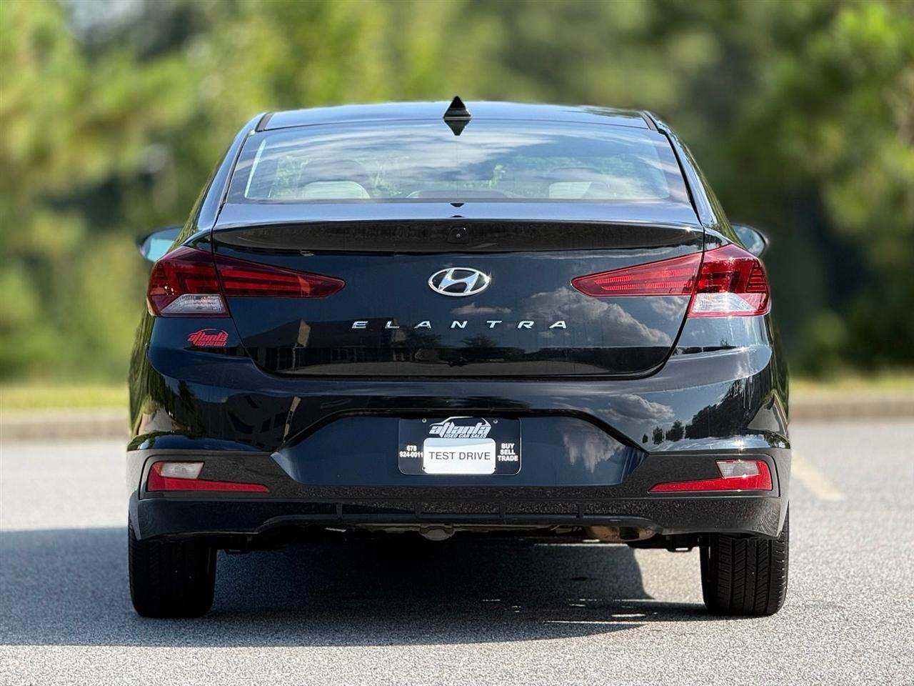 Hyundai Elantra photo 6