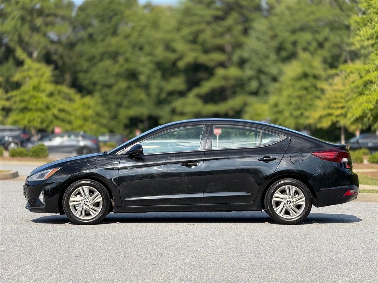 Hyundai Elantra photo 9