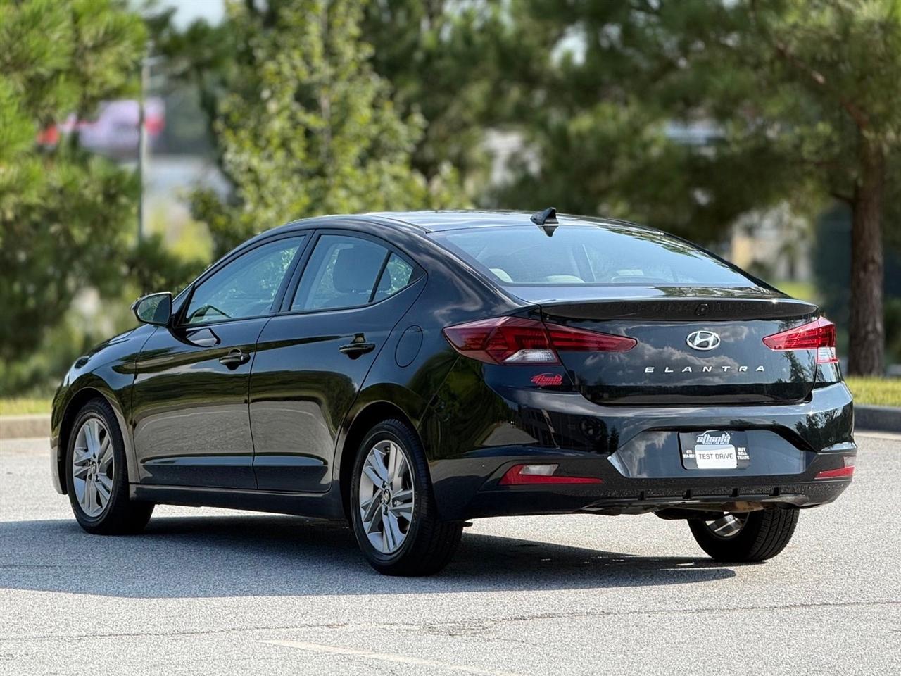 Hyundai Elantra photo 10