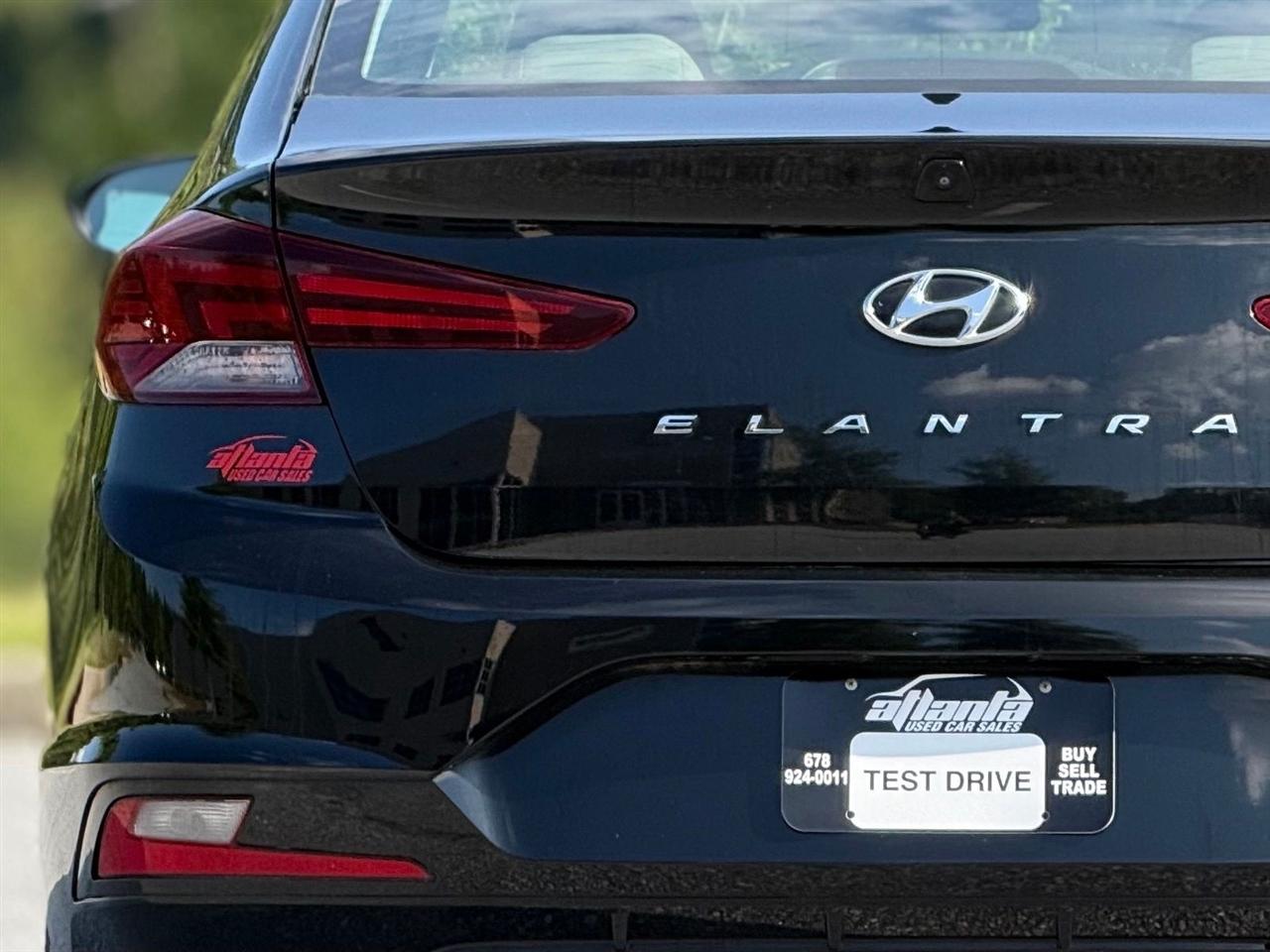 Hyundai Elantra photo 16