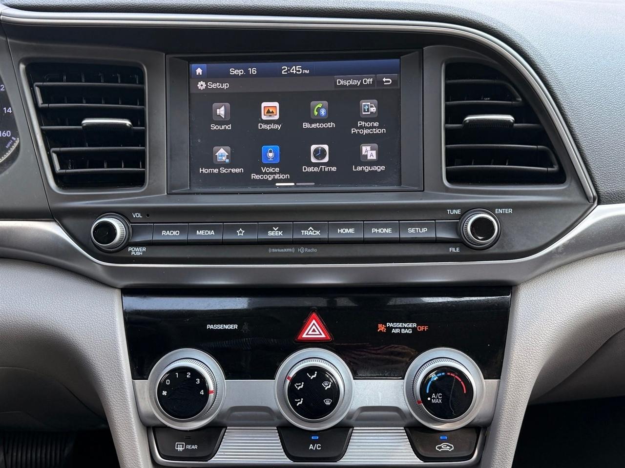 Hyundai Elantra photo 29
