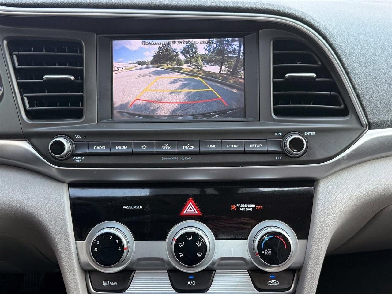 Hyundai Elantra photo 30