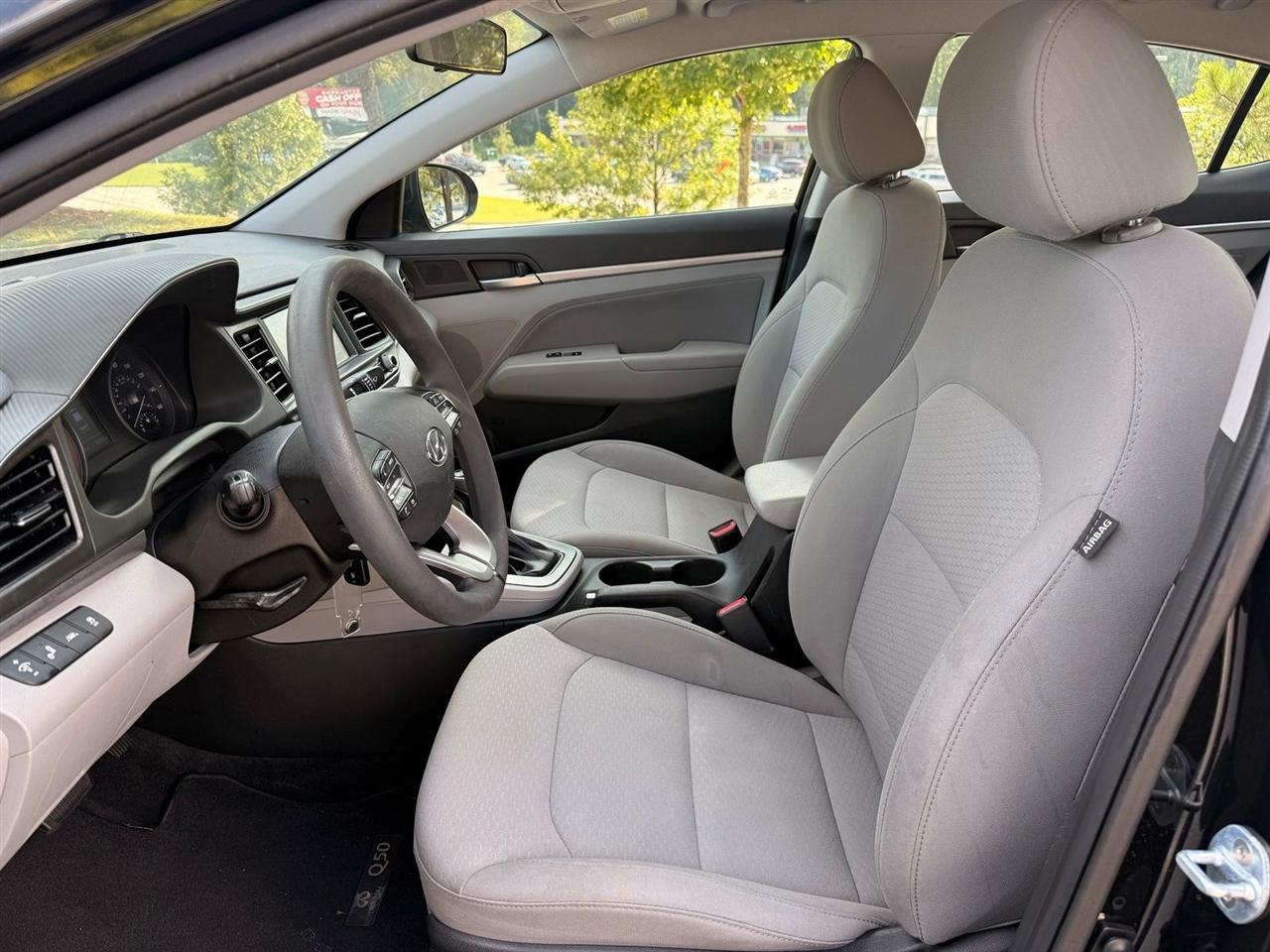 Hyundai Elantra photo 33