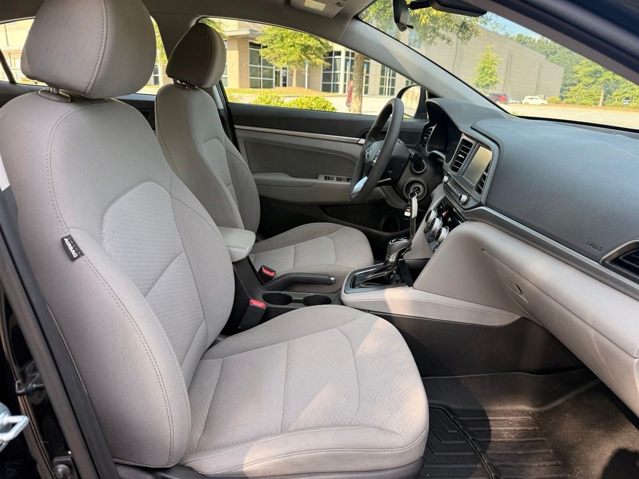 Hyundai Elantra photo 34