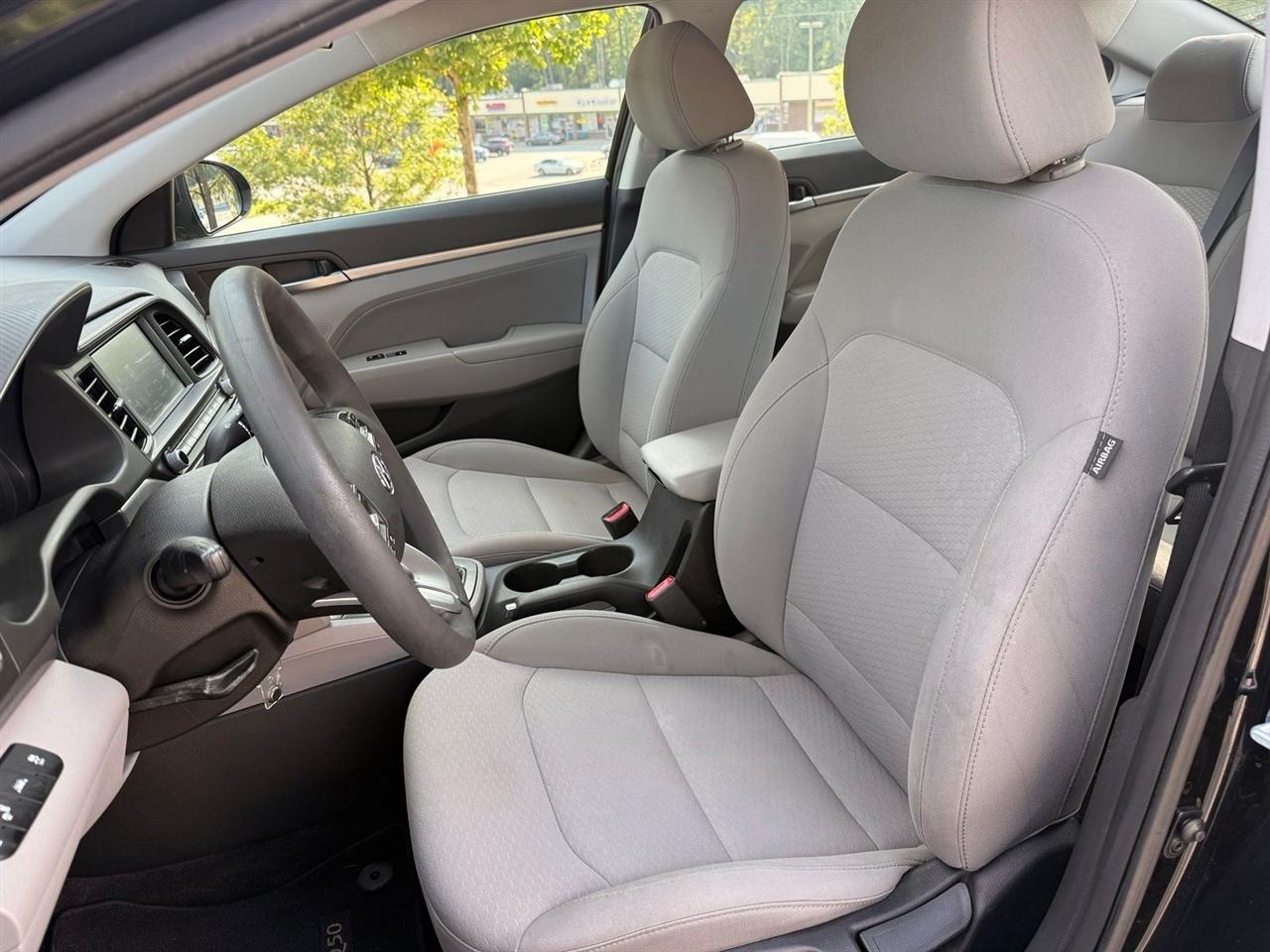Hyundai Elantra photo 35