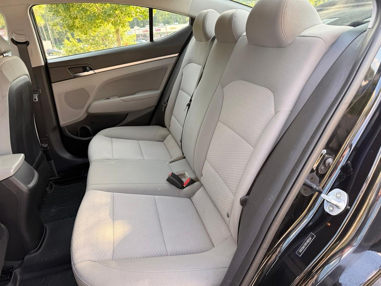 Hyundai Elantra photo 39