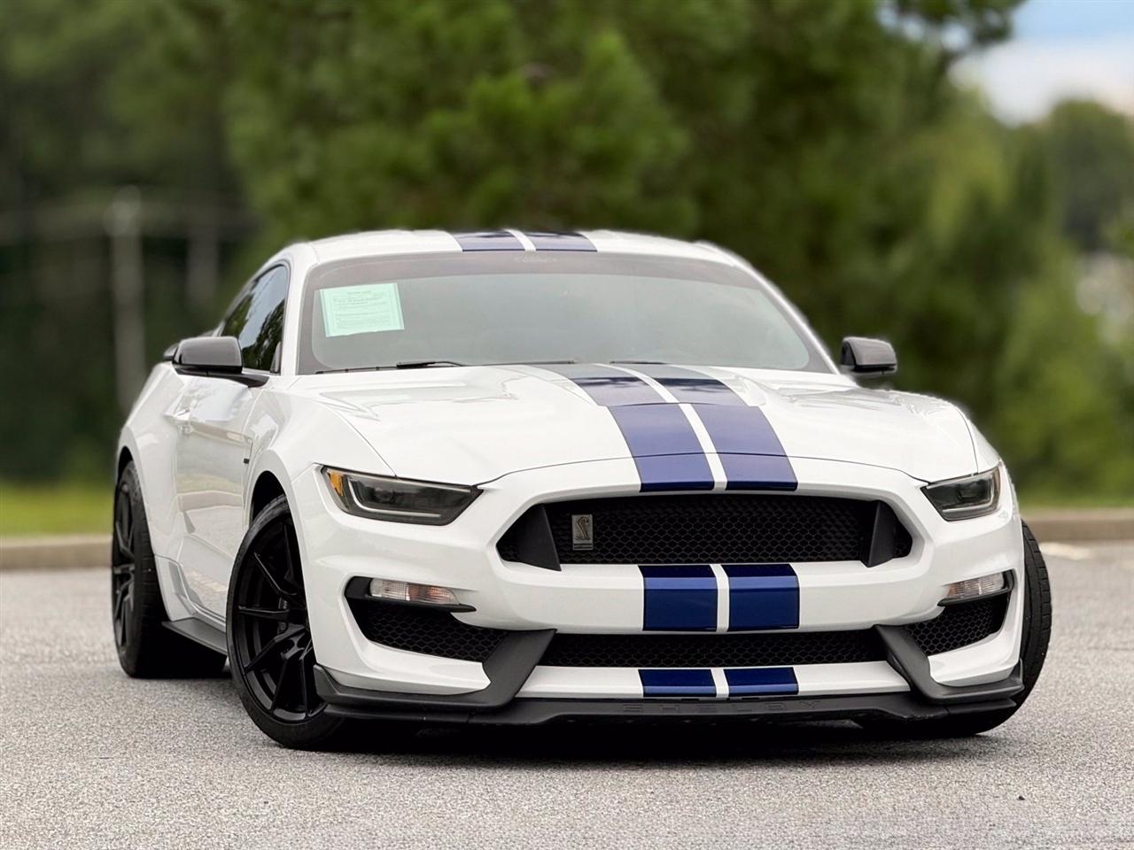 Ford Mustang photo 4