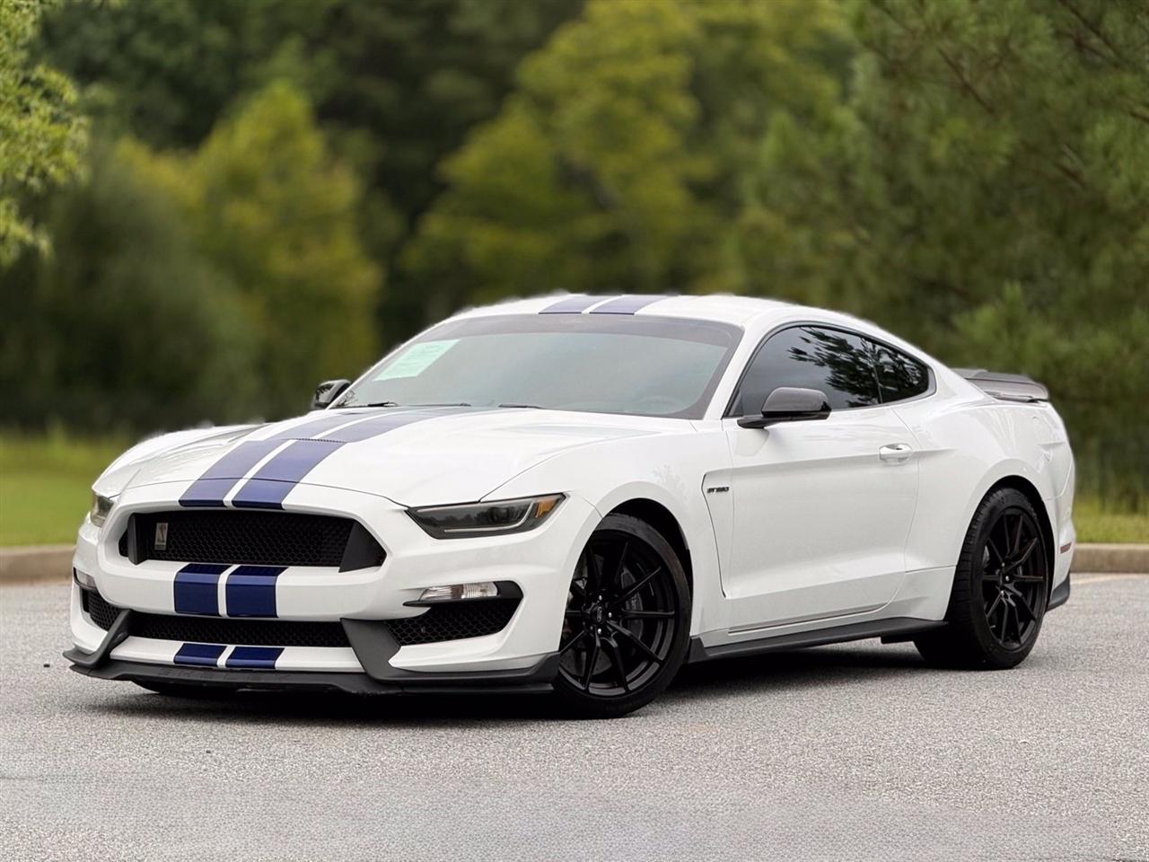 Ford Mustang photo 8