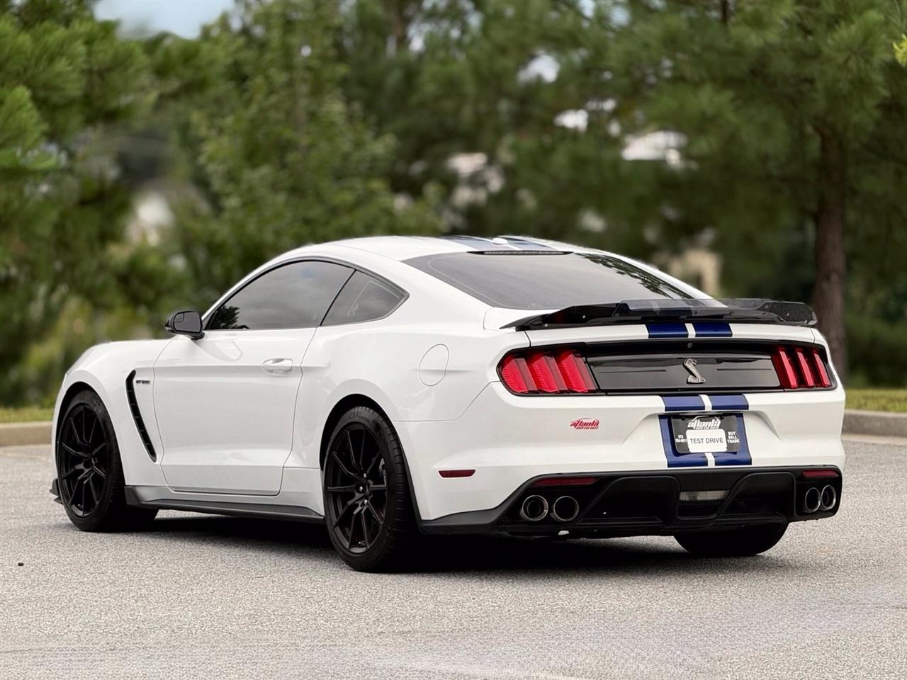 Ford Mustang photo 10