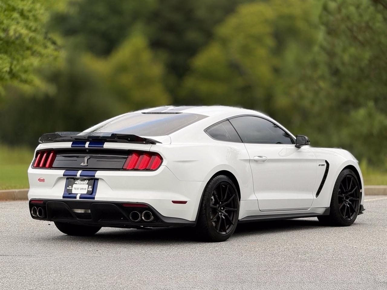 Ford Mustang photo 11