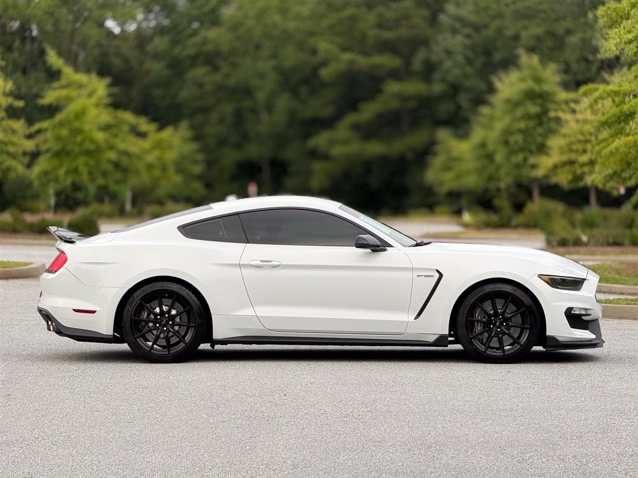 Ford Mustang photo 12