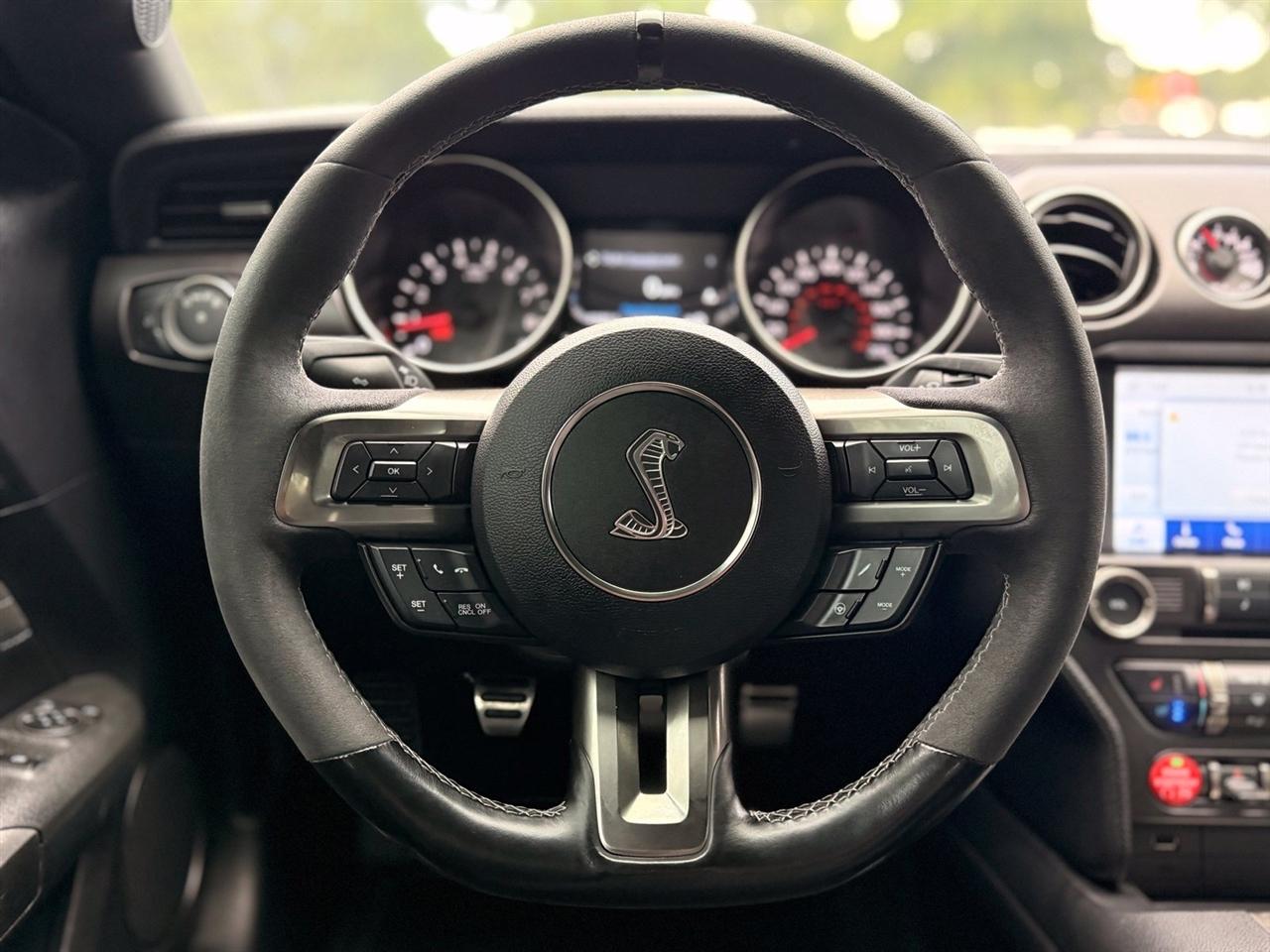 Ford Mustang photo 25