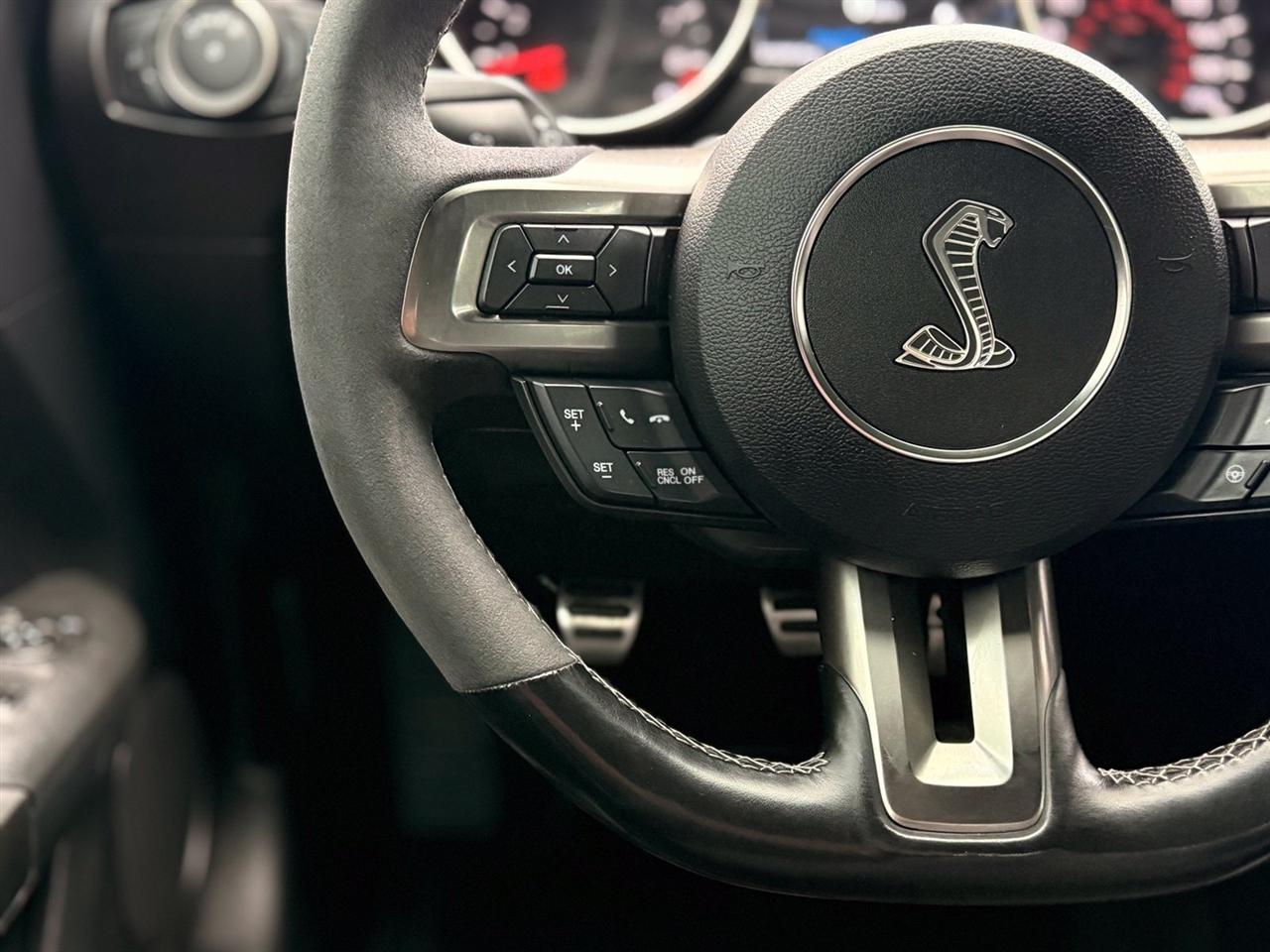 Ford Mustang photo 26
