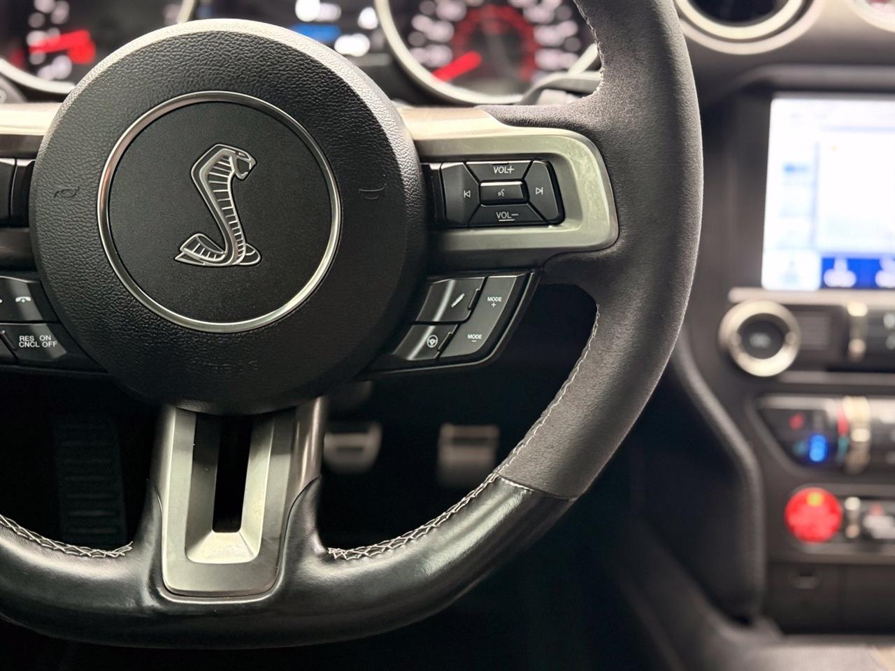 Ford Mustang photo 27
