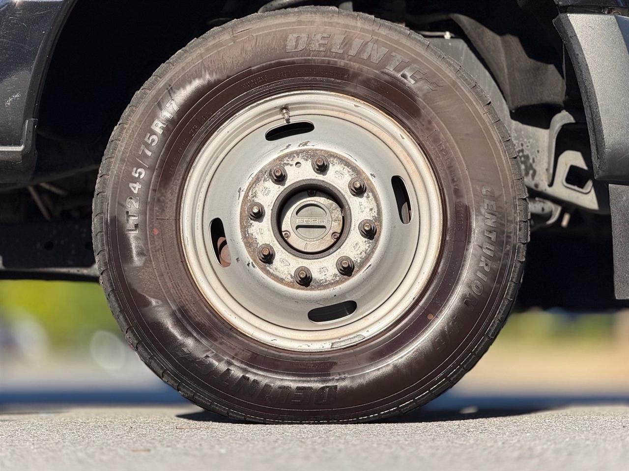 Ford F-350 photo 19