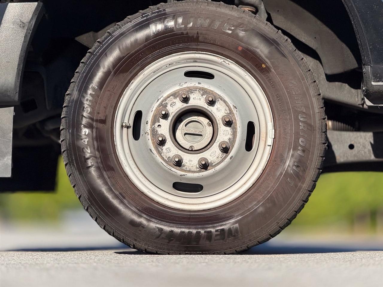 Ford F-350 photo 20