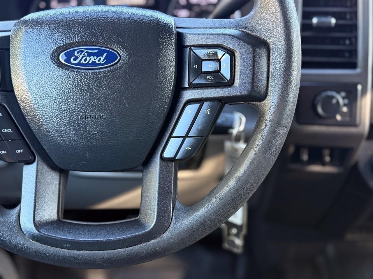 Ford F-350 photo 27