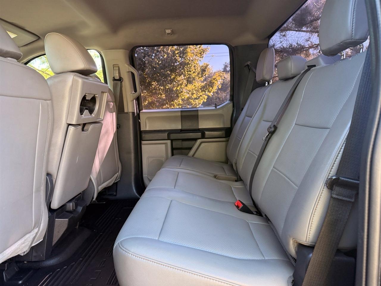 Ford F-350 photo 36