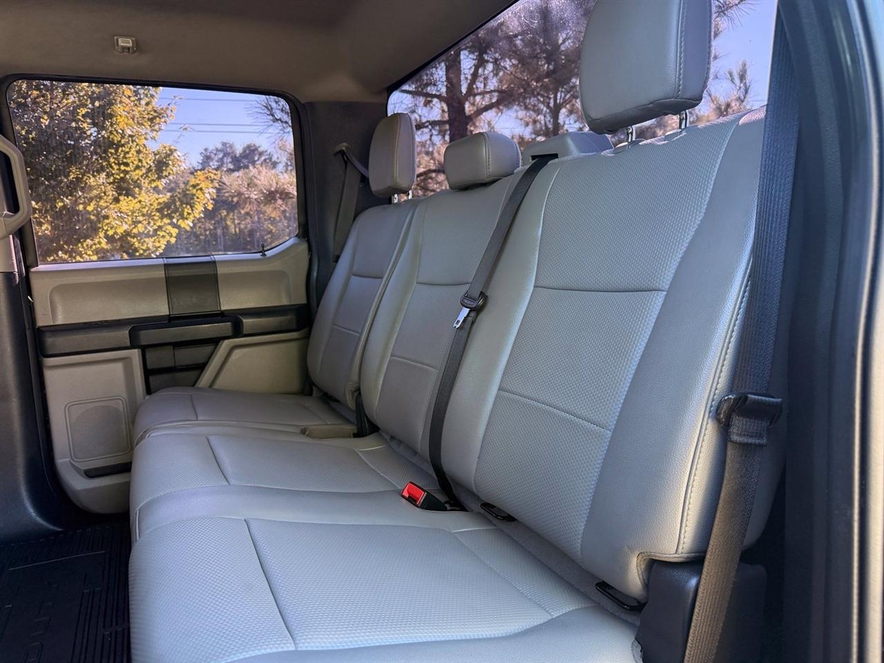 Ford F-350 photo 38