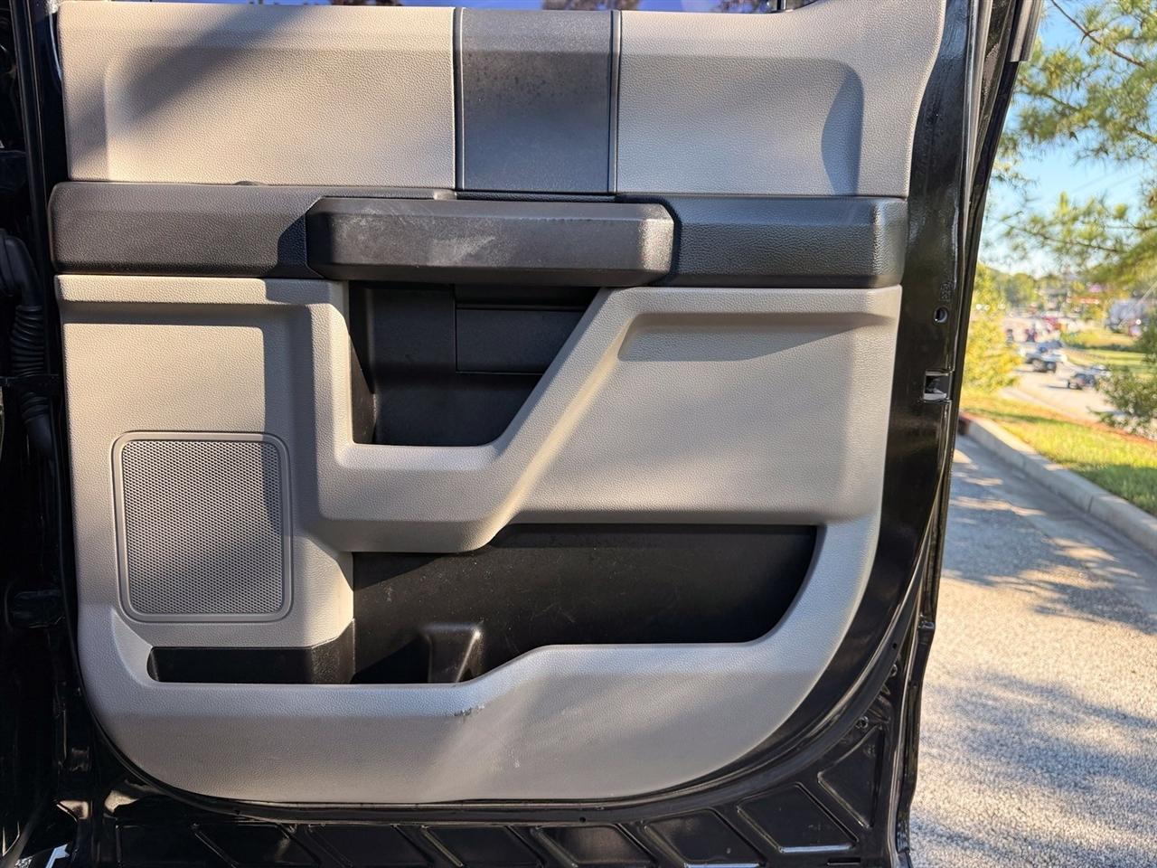 Ford F-350 photo 44