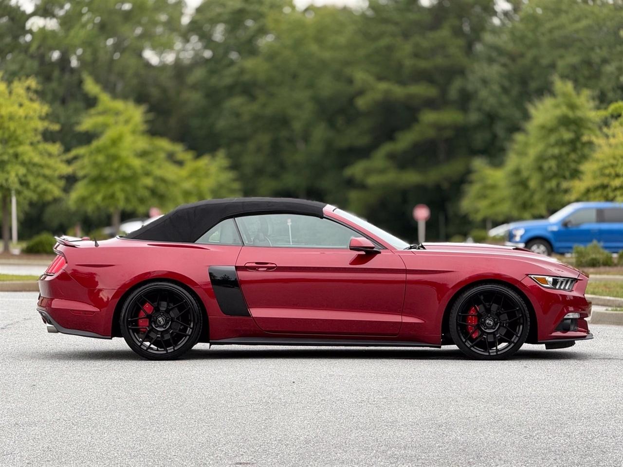 Ford Mustang photo 12