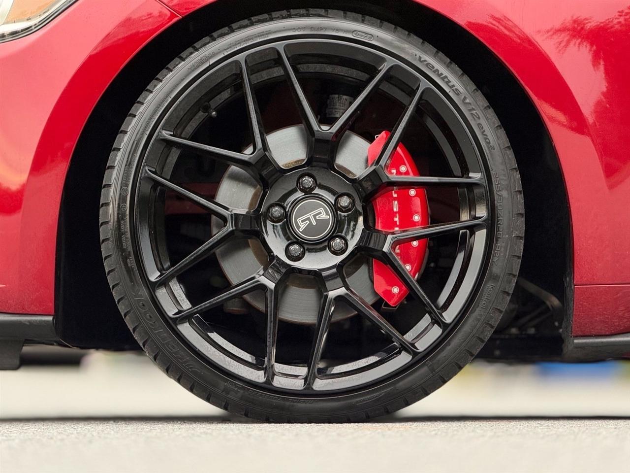 Ford Mustang photo 18