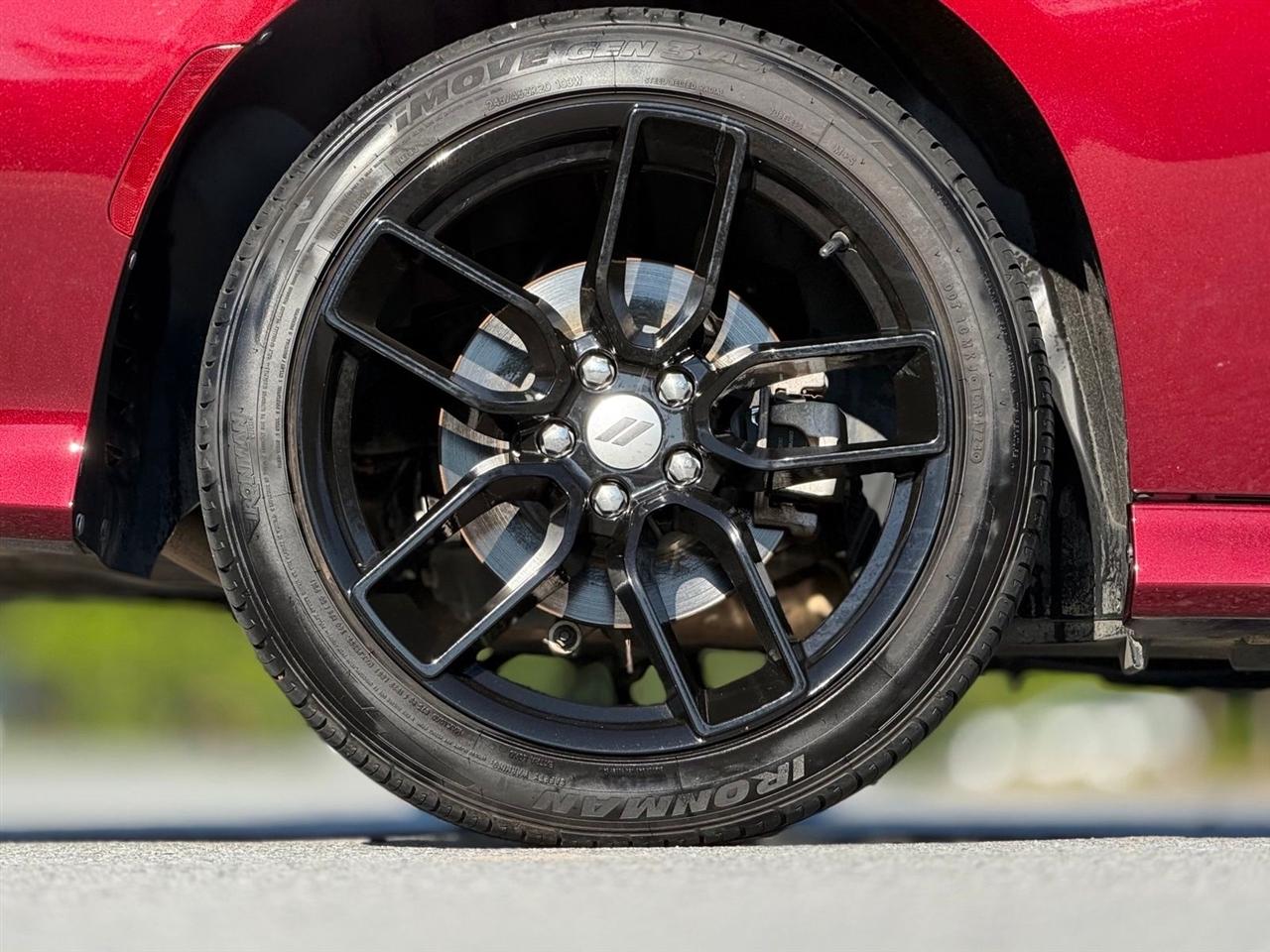 Dodge Charger photo 18