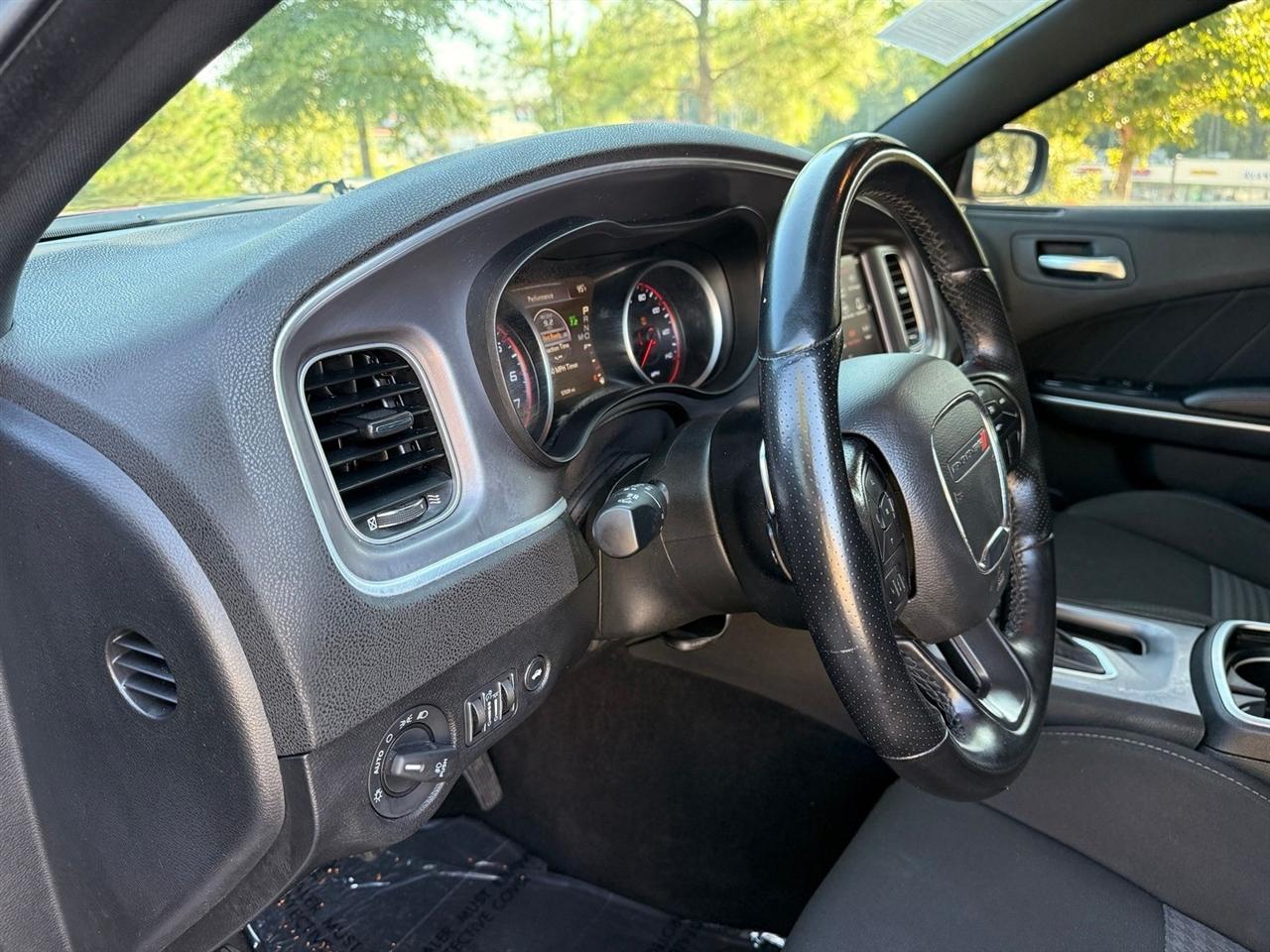 Dodge Charger photo 22