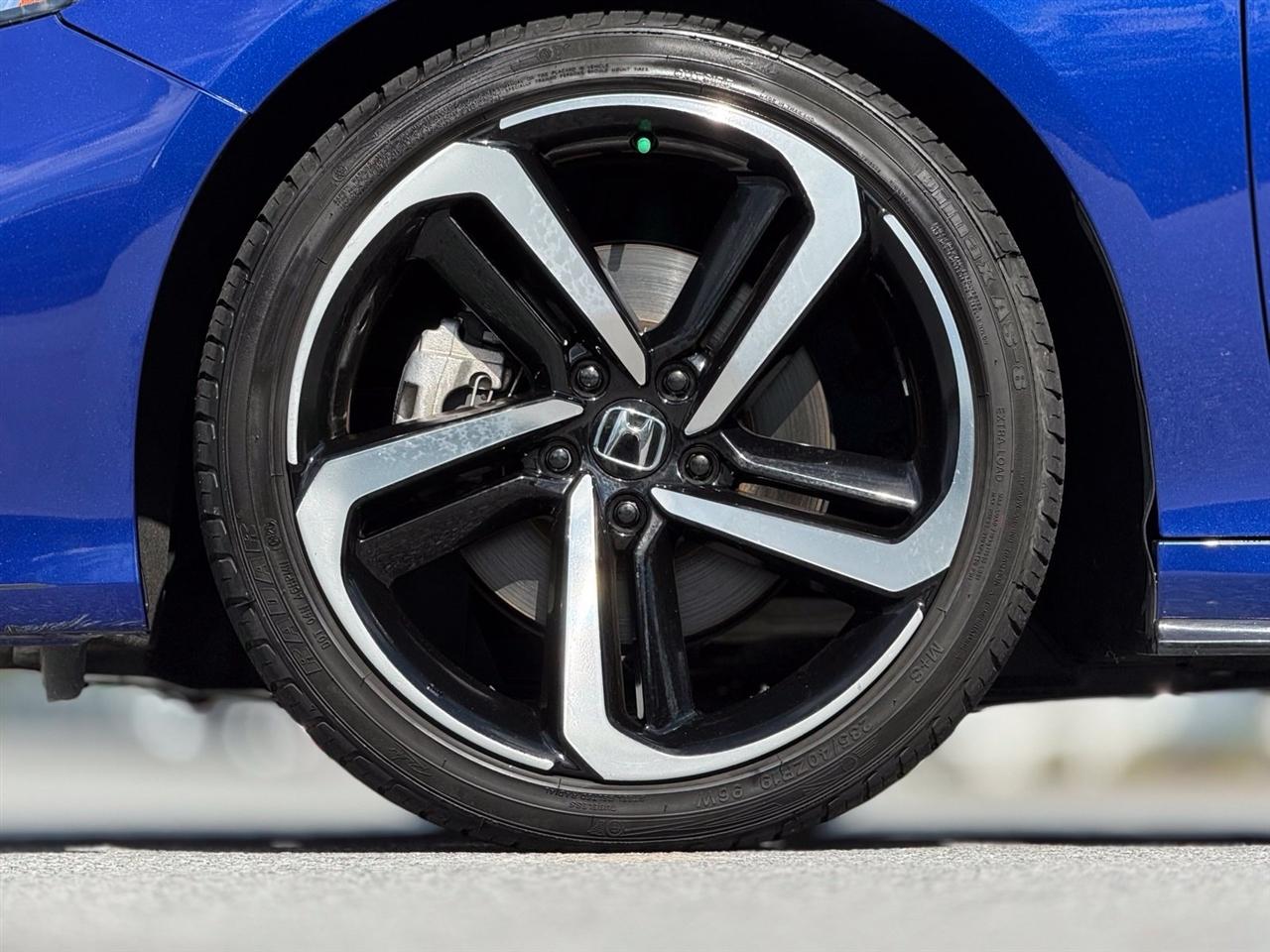 Honda Accord photo 17