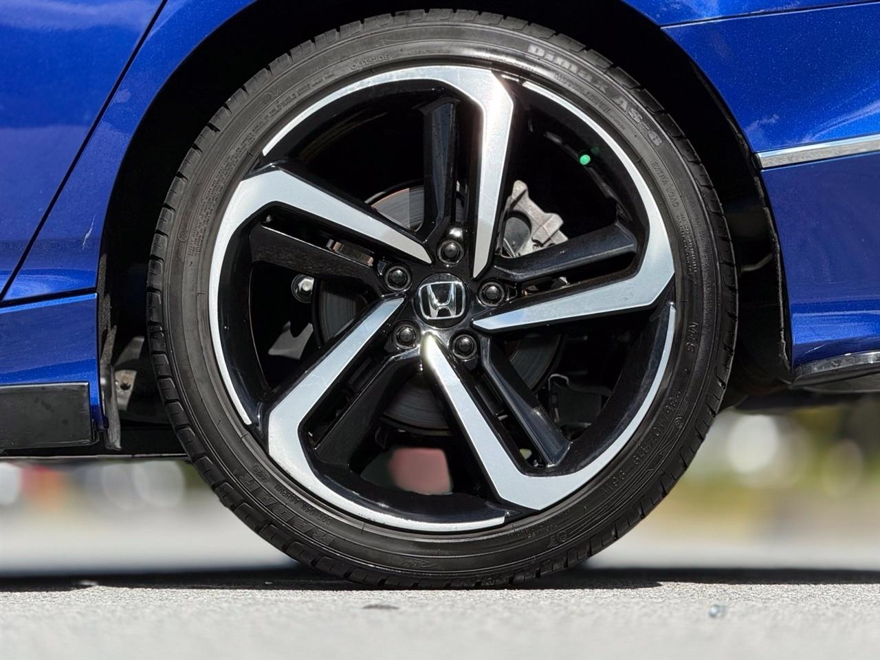 Honda Accord photo 18