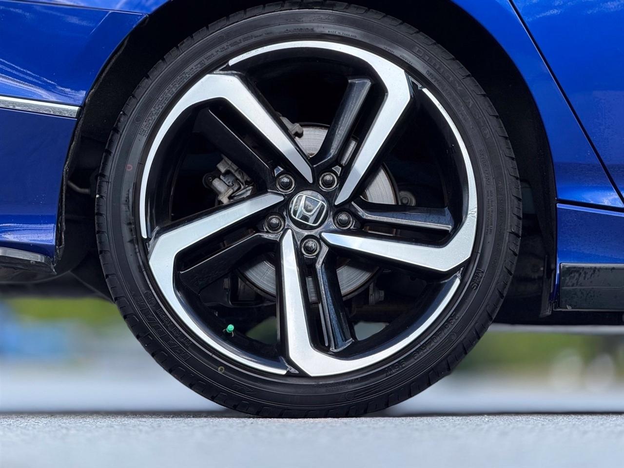 Honda Accord photo 19