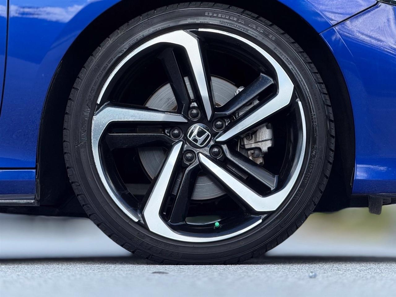 Honda Accord photo 20
