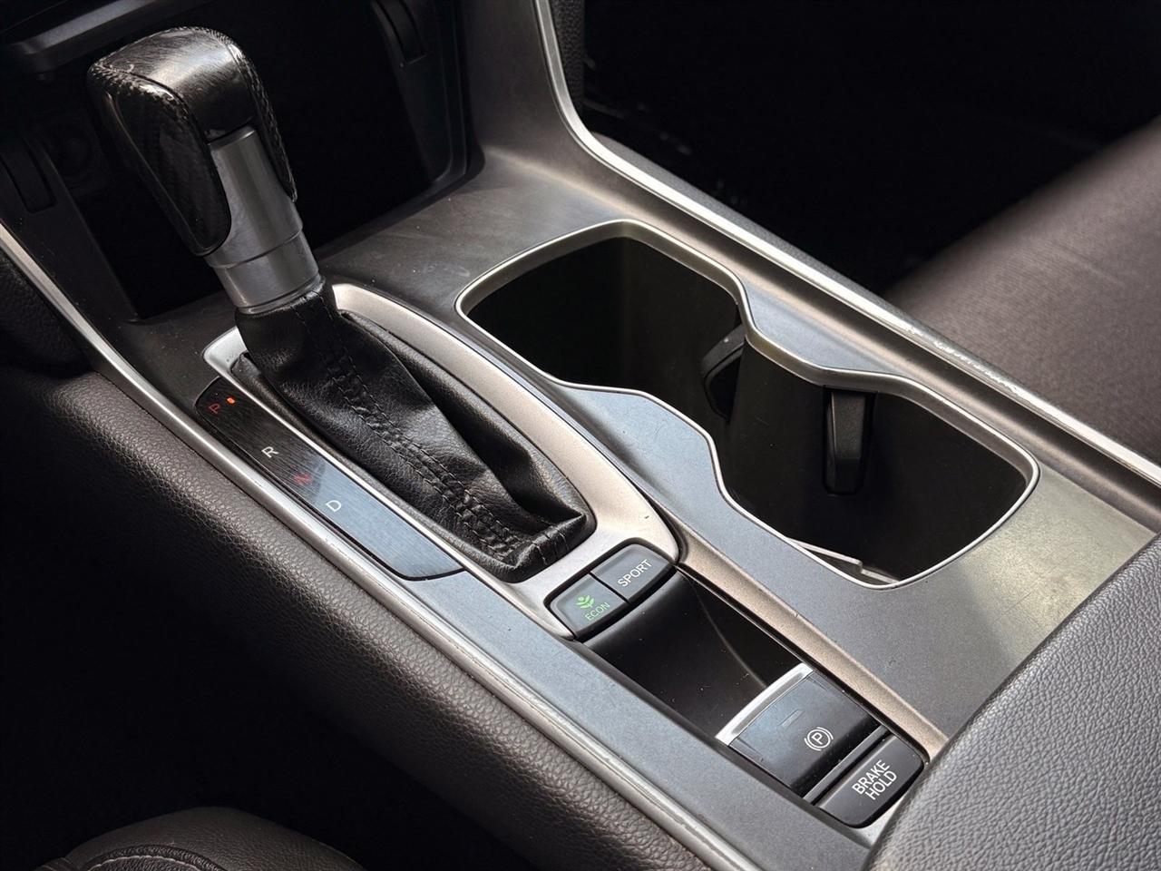 Honda Accord photo 29