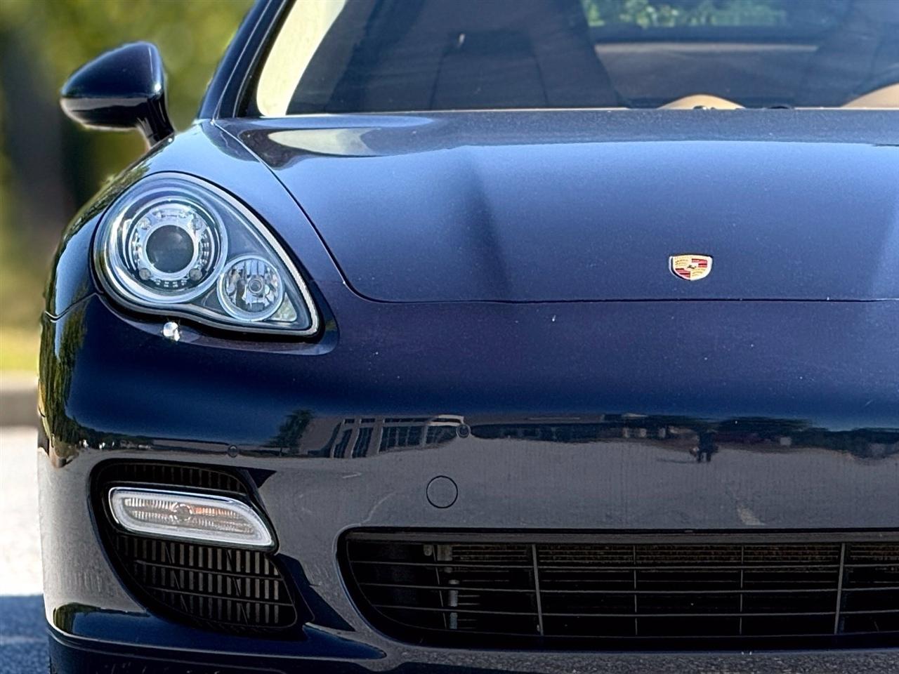 Porsche Panamera  2012