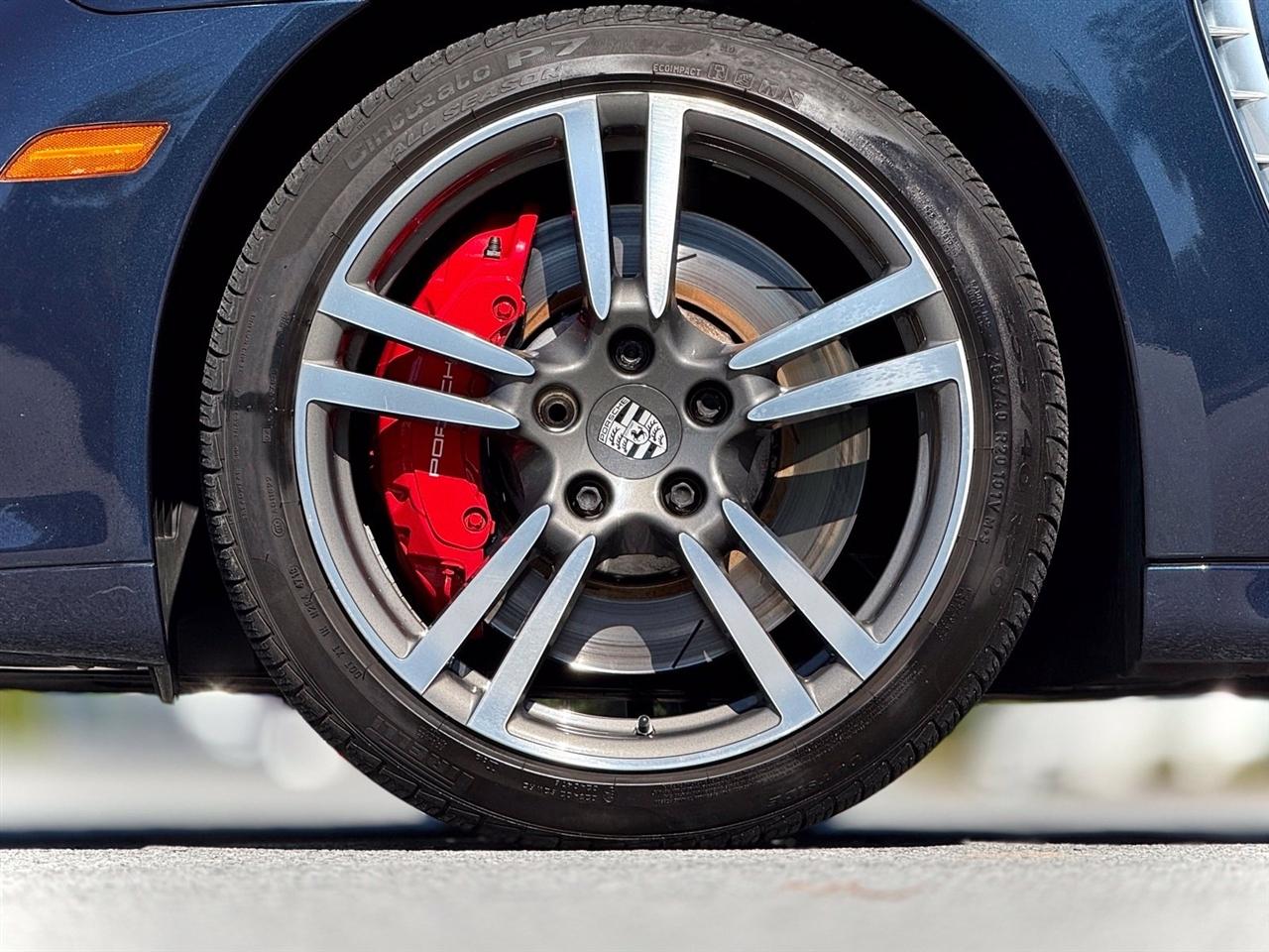 Porsche Panamera  2012