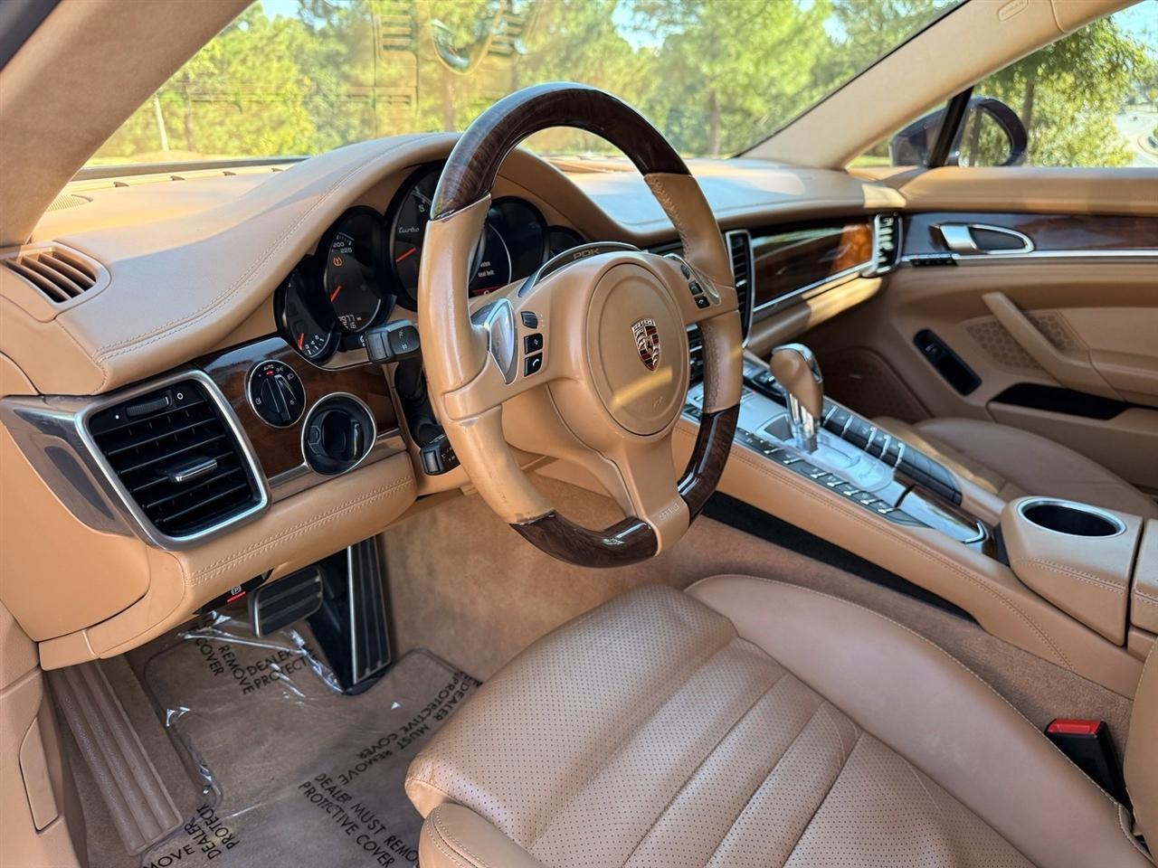 Porsche Panamera  2012