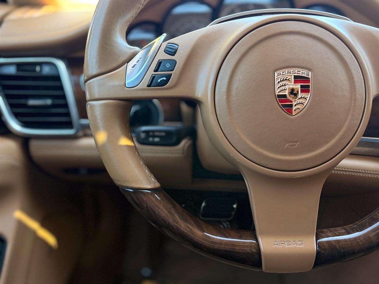 Porsche Panamera  2012
