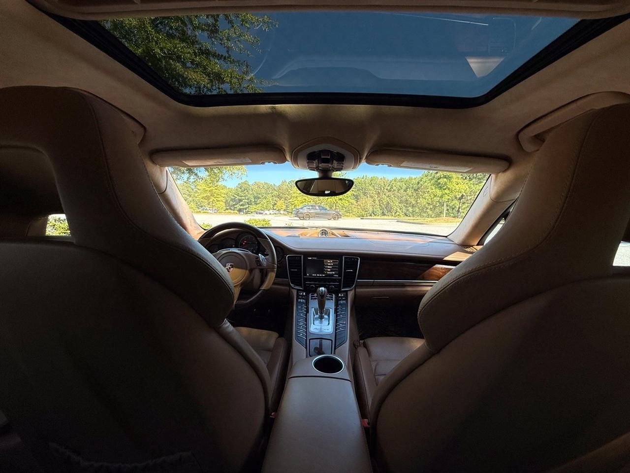 Porsche Panamera  2012