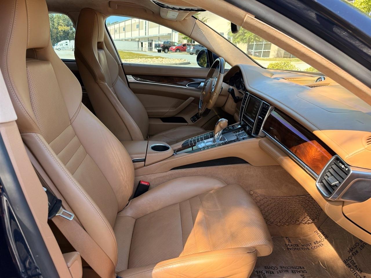 Porsche Panamera  2012
