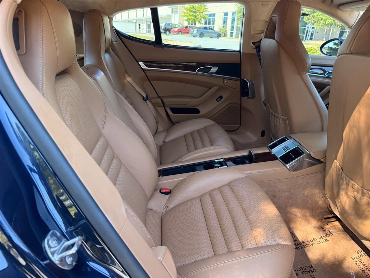 Porsche Panamera  2012