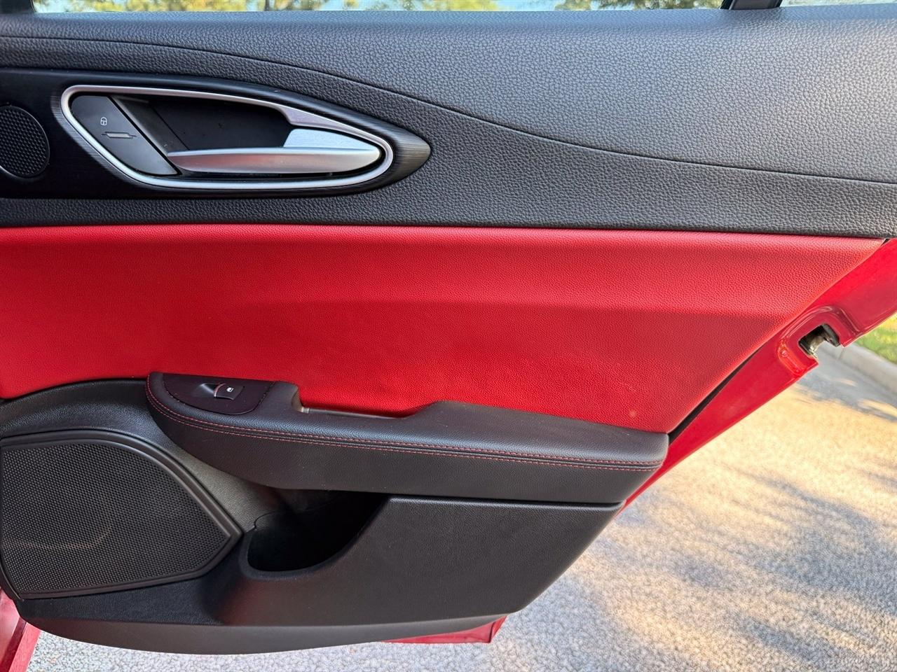 Alfa Romeo Giulia  2017